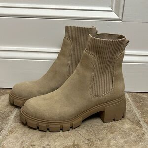 Steve Madden Hayle Boots, Sand Suede size 8